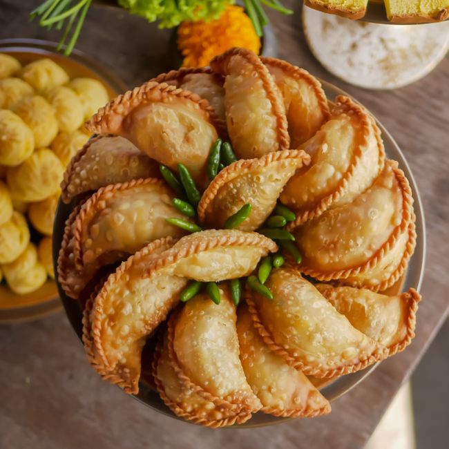 Pastels frits à la sénégalaise, croustillants et dorés